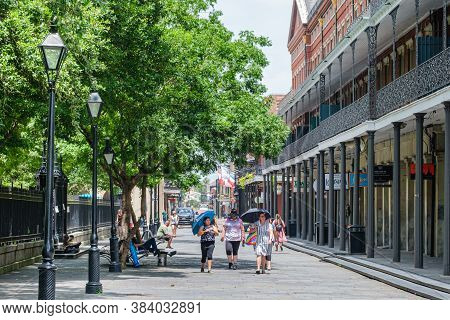 New Orleans, Louisiana/usa - 7/8/2020: People Walking And Gathered Along Jackson Square In The Frenc