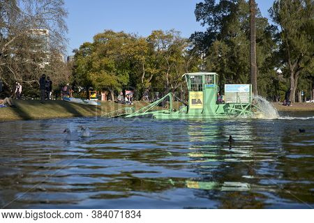 Caba, Buenos Aires, Argentina; Ago 21, 2020: Machine To Clean The Water Surface In The Bosques De Pa