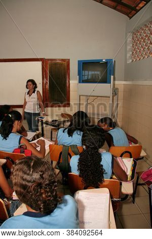 Eunapolis, Bahia / Brazil - January 16, 2008: Teacher And Students Are Seen In The Classroom Of A Pu