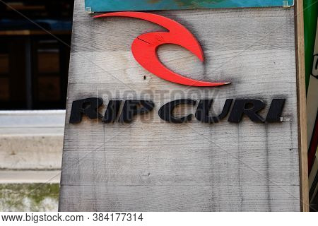 Bordeaux , Aquitaine / France - 09 01 2020 : Rip Curl Text And Logo Sign For Shop Of Surf Board Fash