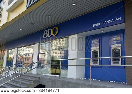 Mandaluyong, Ph - Oct 6 - Bdo Boni - Dansalan Branch Bank Facade On October 6, 2018 In Mandaluyong, 