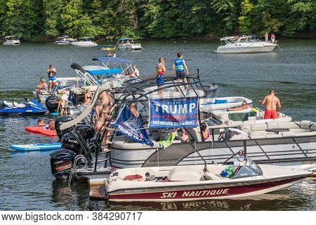 Morgantown, Wv - 7 September 2020: Trump Supporters Party On Cheat Lake To Celebrate Labor Day In La