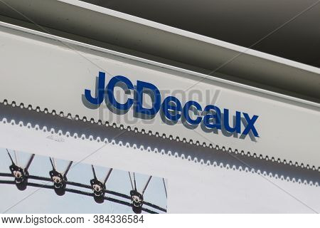 Bordeaux , Aquitaine / France - 09 01 2020 : Jcdecaux Logo And Sign Of Multinational Corporation Lea
