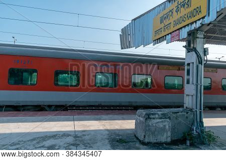 Kandra, West Bengal, India - September 4, 2020; An Empty Express Train Is Standing In A Secluded Rai