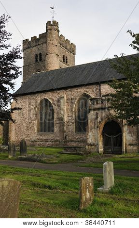 ไพรออรีคริสตจักรของ St. Mary, Usk