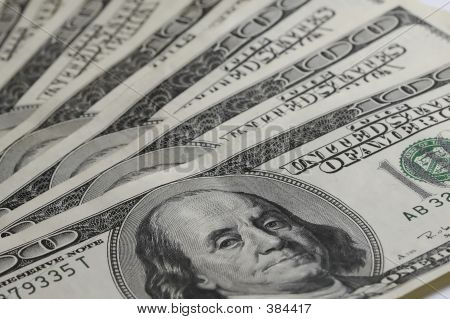 Hundrede Dollar regninger