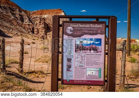 Kane County, Utah / Usa - June 12, 2020: The National Park Service Sign Marking The Entrance To The 