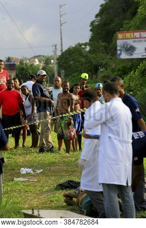 Salvador, Bahia / Brazil - November 19, 2013: Police Investigate The Death Of A Man On The Ba 526 Hi