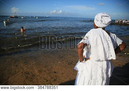 Salvador, Bahia / Brazil - February 2, 2020: Candomble Supporters And Supporters Greet Iemanja At A 