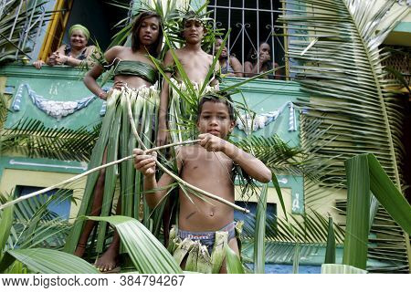Salvador, Bahia / Brazil - July 2, 2015: Indians Accompany The Departure Of Caboclo And Cabocla From