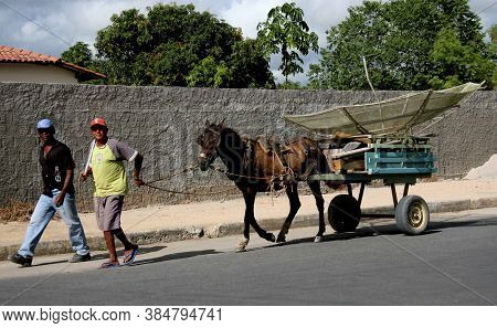 Eunapolis, Bahia / Brazil - May 31, 2008: Horse-drawn Cart Is Seen Transiting Palo Eunapolis City Ce