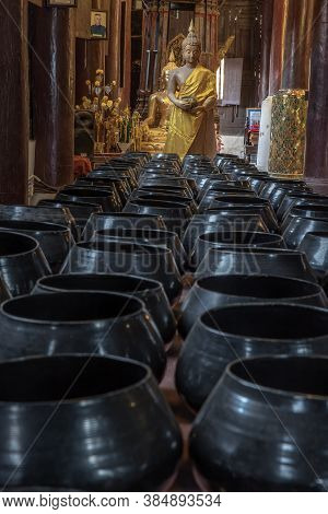 Chiangmai, Thailand - Sep 07, 2020 : The Buddha Image And 
Monk's Alms Bowl In Main Vihan At Wat Phu