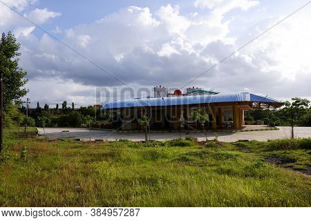 Kalaburagi, Karnataka/india-august 11.2020: Back View Of City Bus Stand Building Isolated In Gulbarg