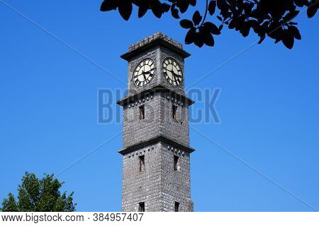 Kalaburagi, Karnataka/india-september 03.2020: Close Shot Of Gulbarga University Library Clock Tower