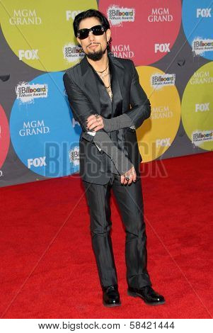 LAS VEGAS - DECEMBER 04: Dave Navarro arriving at the 2006 Billboard Music Awards, MGM Grand Hotel December 04, 2006 in Las Vegas, NV