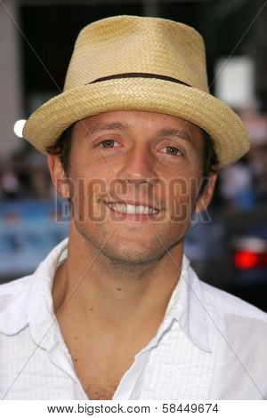 LOS ANGELES - NOVEMBER 12: Jason Mraz at the world premiere of 