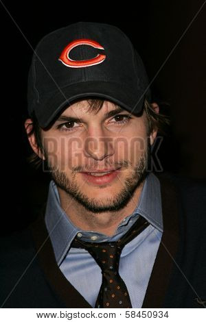 LOS ANGELES - NOVEMBER 15: Ashton Kutcher at the Los Angeles Premiere of 