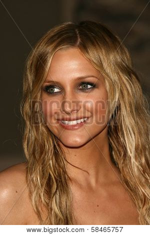 LOS ANGELES - NOVEMBER 21: Ashlee Simpson at the 34th Annual American Music Awards at Shrine Auditorium November 21, 2006 in Los Angeles, CA