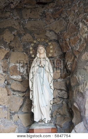 Modonna Statue.