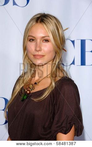 PASADENA - JULY 15: Sarah Carter at CBS's TCA Press Tour at The Rose Bowl on July 15, 2006 in Pasadena, CA.