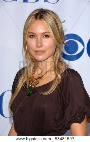 PASADENA - JULY 15: Sarah Carter at CBS's TCA Press Tour at The Rose Bowl on July 15, 2006 in Pasadena, CA.
