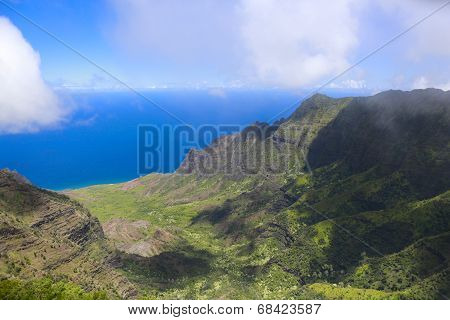 Amazing View Of Hawaiian Island