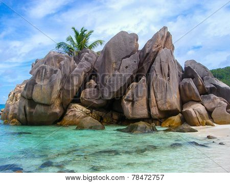 La Digue, granitic rocks on the beach