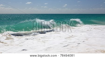 Bustling Caribbean Sea. Playa los Cocos. Cayo Largo. Cuba.