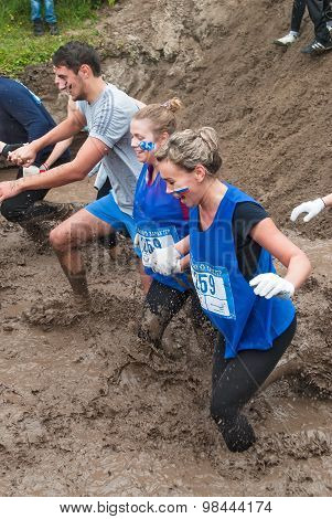 Teams in dirty cross-country race stage. Tyumen