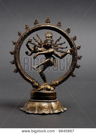 Statua del dio indù indiano danza Shiva Nataraja