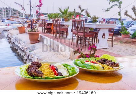 Supper In The Port