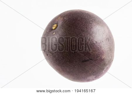 Gulupa (Passiflora edulis fo. Edulis) isolated in white background