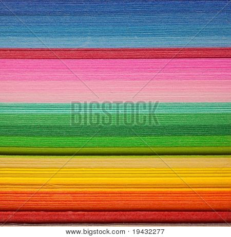 สีสันสดใสพับกระดาษซ้อน สูง ๆ แม