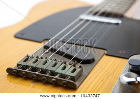 Vintage fast kropp gitarr, isolerade på vitt.