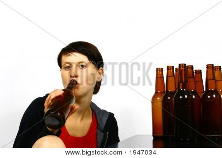Mujer con cerveza