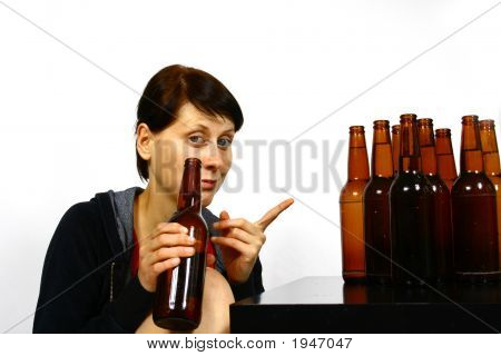 Mujer con cerveza