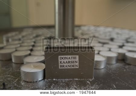 Bloque de donación en Catedral de Breda en la provincia de Brabant, Países Bajos