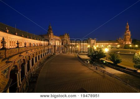 Plaza de Espana om natten, Sevilla, Spanien