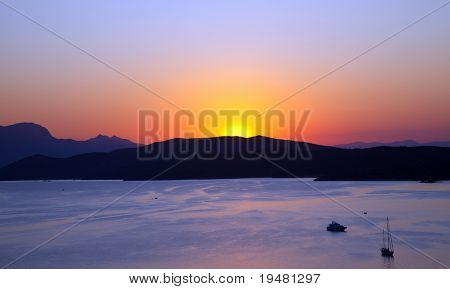 Solnedgång över Egeiska havet