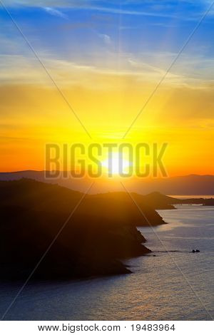 Soluppgången över havet