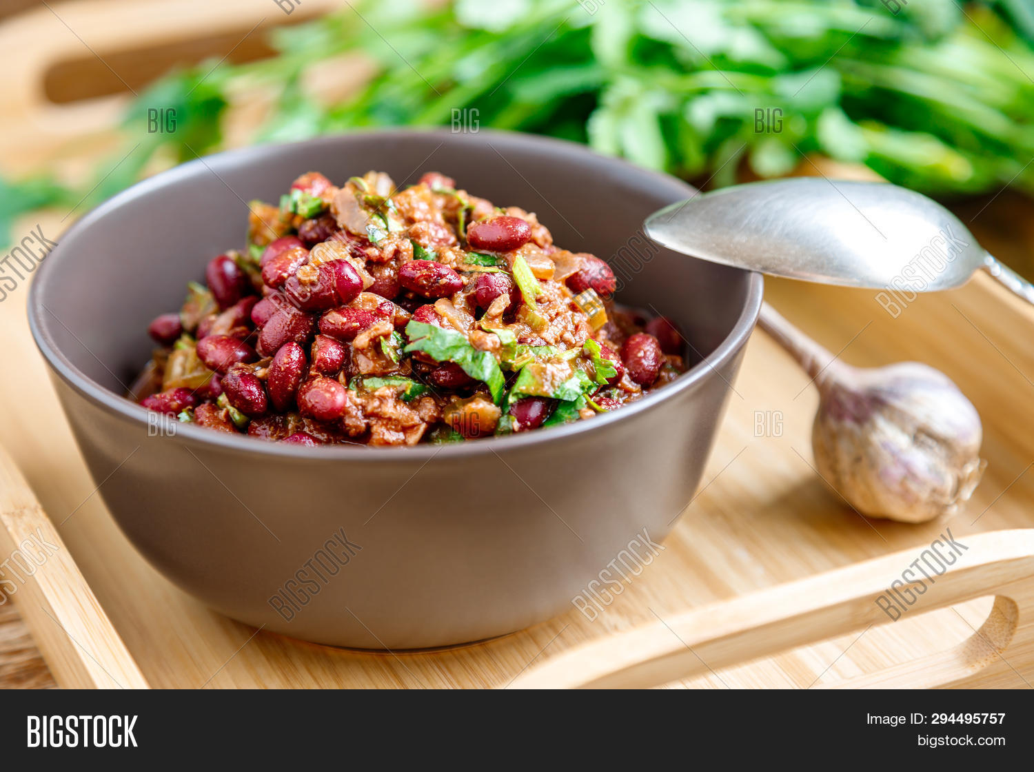 Лобио из красной фасоли консервированной. Лобио из фасоли. Лобио с красной фасолью. Лобио из фасоли классический. Лобио из красной фасоли.