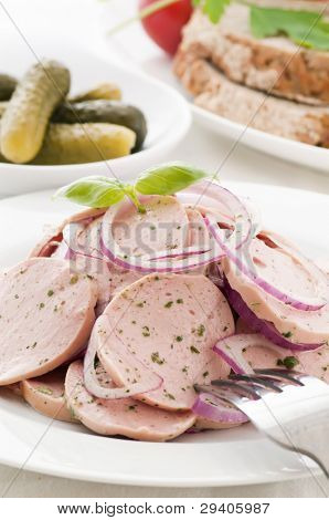 Sałatka Bawarska kiełbasa
