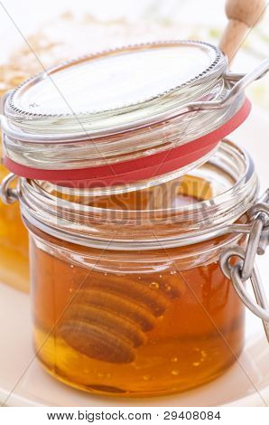 Honig Glas mit Waben