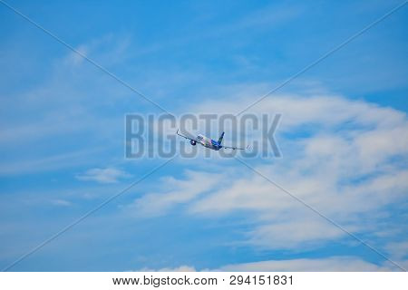 Orlando, Florida.  March 02, 2019. Frontier Aircraft On Runway Preparing For Departure From The Orla