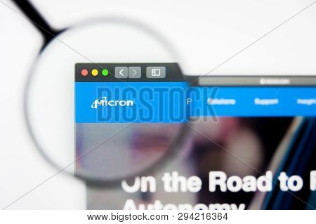 Los Angeles, California, Usa - 8 April 2019: Illustrative Editorial Of Micron Technology Website Hom
