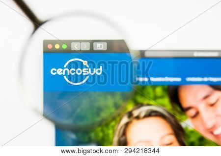 Los Angeles, California, Usa - 8 April 2019: Illustrative Editorial Of Cencosud Website Homepage. Ce