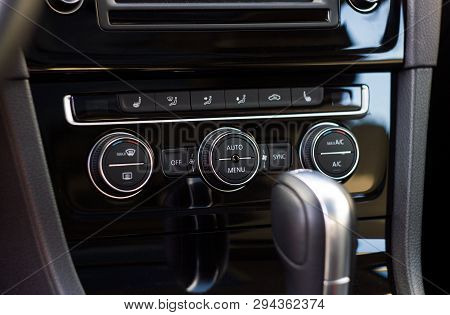 Climatisation Control - Temperature Level, Dual Climatronic, Chromed Objects Design