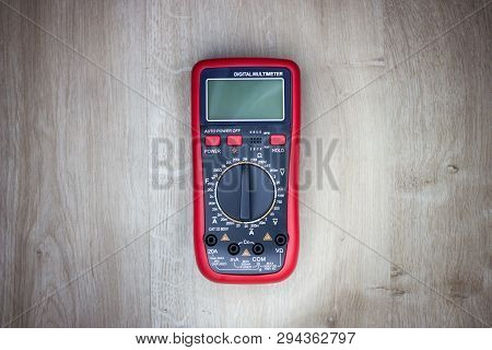 An Autorange Digital Multimeter With Lcd For Measuring Ac Or Dc Voltage, Current, Resistance And Mor