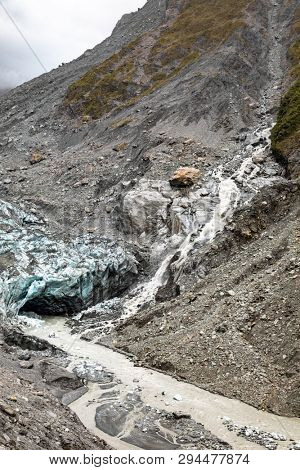 An image of the Franz Josef Glacier, New Zealand