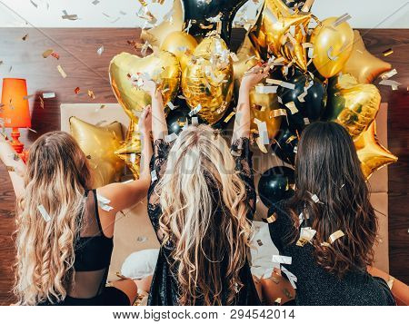 Bff Hangout. Urban Girls Leisure And Lifestyle. Glitter Confetti And Balloons Decor. Young Women In 